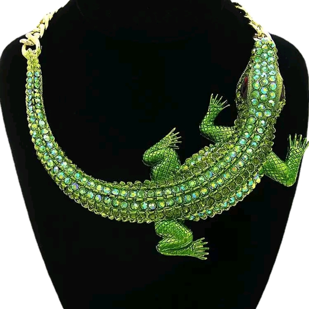 Luminous Green Crocodile Statement Necklace - Pets Reptile